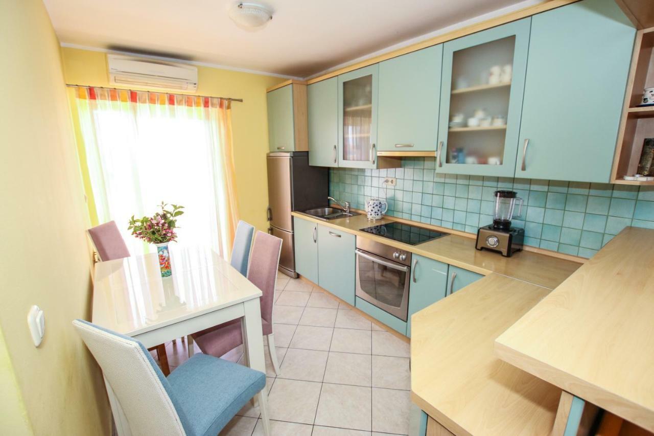 Apartmani Ljubica โปเรช ภายนอก รูปภาพ